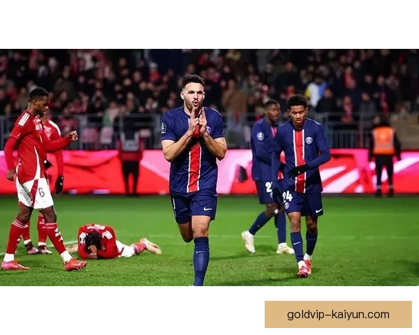 恩里克战术新局面，巴黎圣日耳曼迎来崛起与变革，表现亮眼。